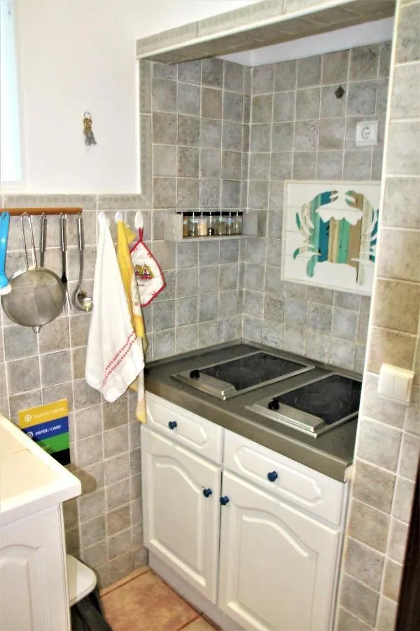 Charming Bungalow In Funchal, Sea View
